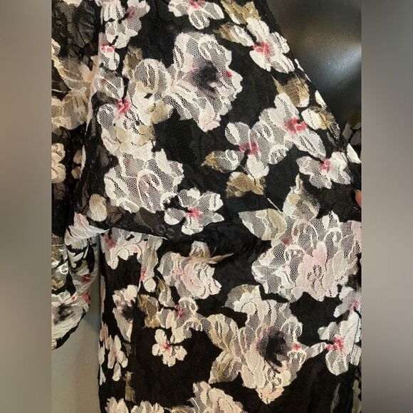 Charlotte Russe black floral lace cover-up - Picture 5 of 7